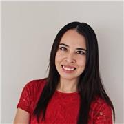 Me gusta que las clases sean divertidas, mi filosofía es una educación ¨friendly¨ explicando de la manera más sencilla (con juegos y experimentos) con el objetivo final de que la materia se entienda, no se memorice y que sea útil. Me adapto al contenido q